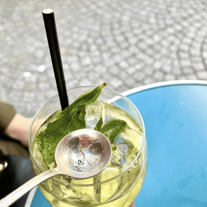 La cuillère à cocktail : A quoi sert-elle ?